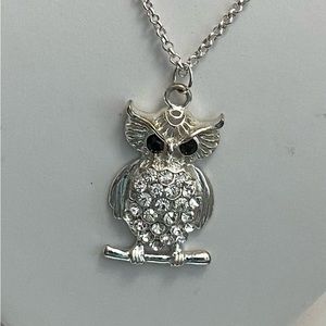 Beautifully detailed Owl Pendant NEW